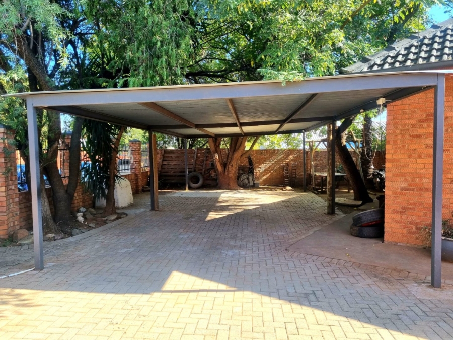 3 Bedroom Property for Sale in Heuwelsig Northern Cape